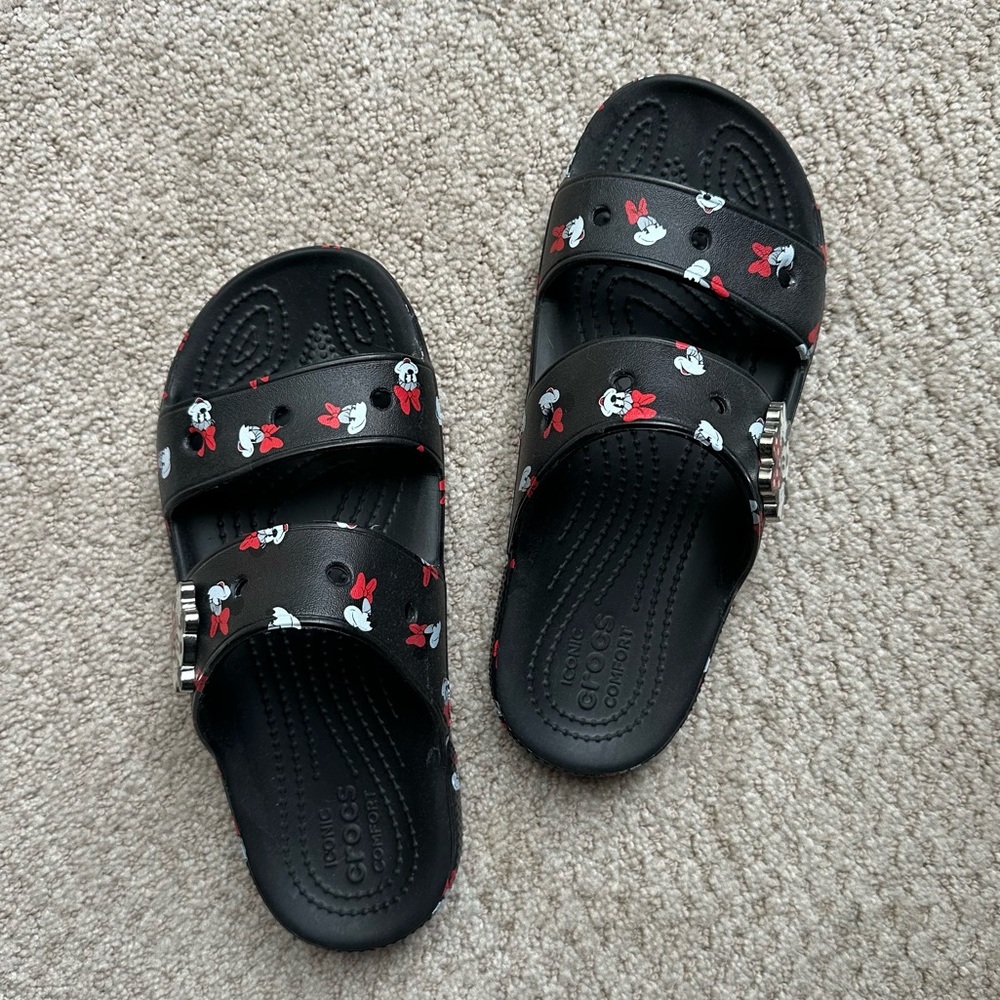 CROCS Disney Parks EXCLUSIVE Minnie Mouse Sandals